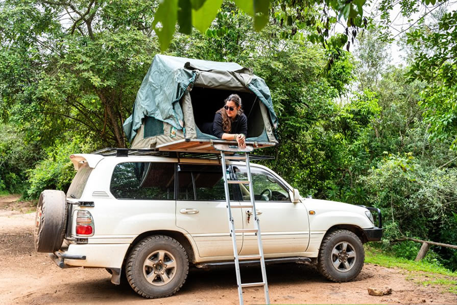 land cruiser with roof top tent